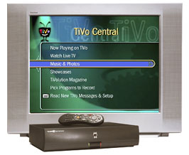 Tivo Series2 TCD24xxx em frente a uma TV